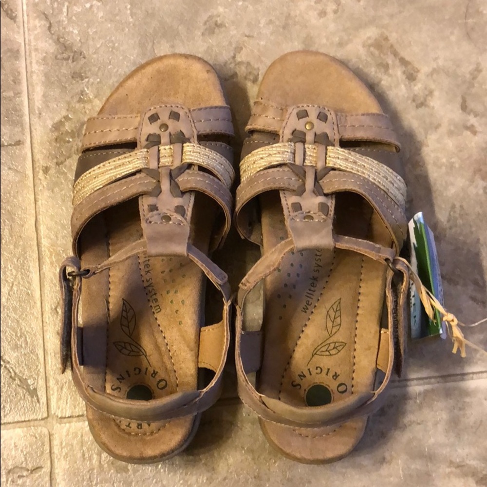 Earth Origins brand new sandals size 6.5